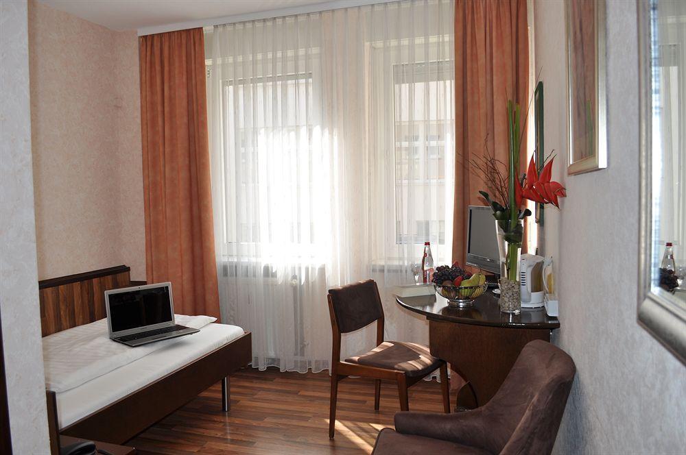Hotel Astoria 美因河畔法兰克福 外观 照片